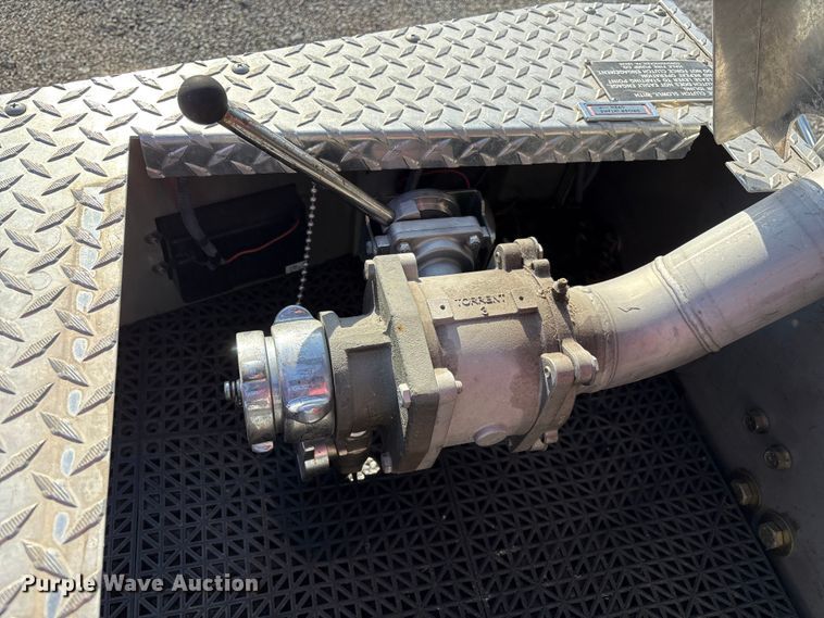 image for item FK1179 2007 Chevrolet C8500 pumper fire truck