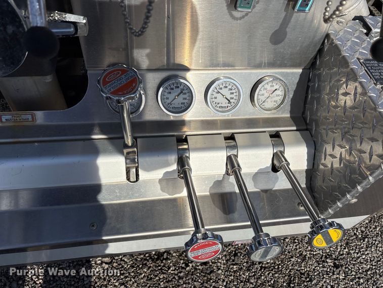 image for item FK1179 2007 Chevrolet C8500 pumper fire truck