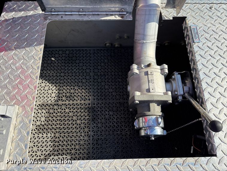 image for item FK1179 2007 Chevrolet C8500 pumper fire truck