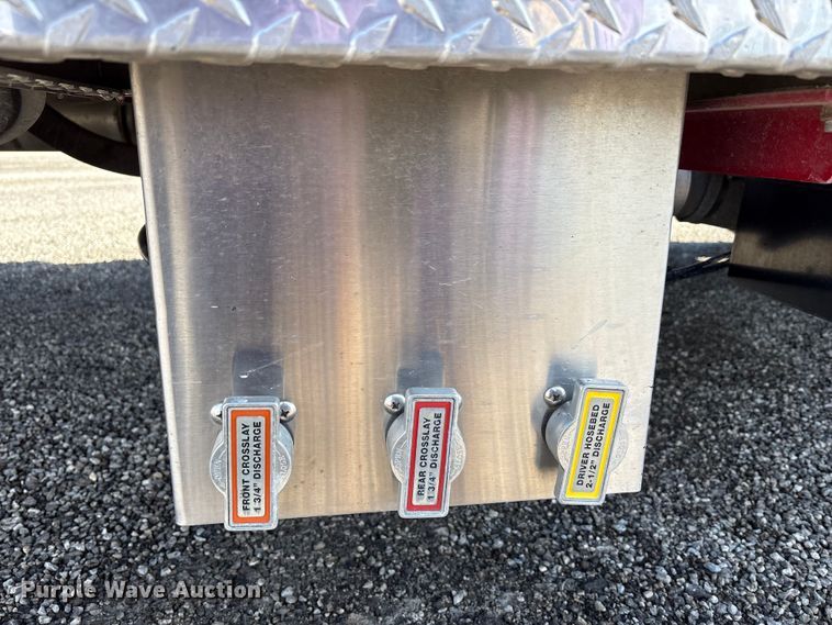 image for item FK1179 2007 Chevrolet C8500 pumper fire truck