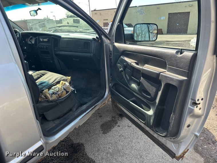 image for item FK1710 2004 Dodge Ram 2500 pickup truck