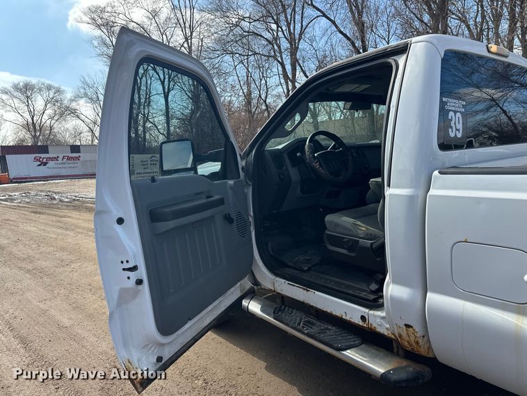image for item FK1715 2015 Ford F350 Super Duty pickup truck