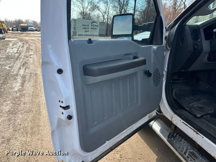 image for item FK1715 2015 Ford F350 Super Duty pickup truck