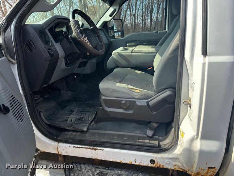 image for item FK1715 2015 Ford F350 Super Duty pickup truck