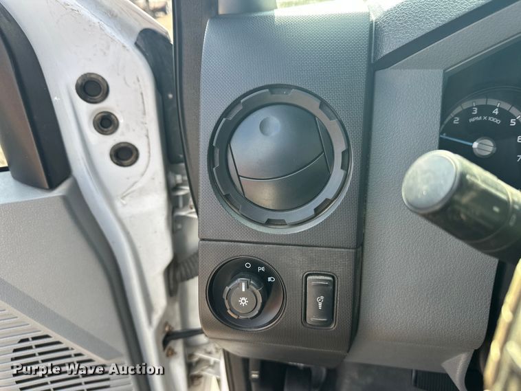 image for item FK1715 2015 Ford F350 Super Duty pickup truck