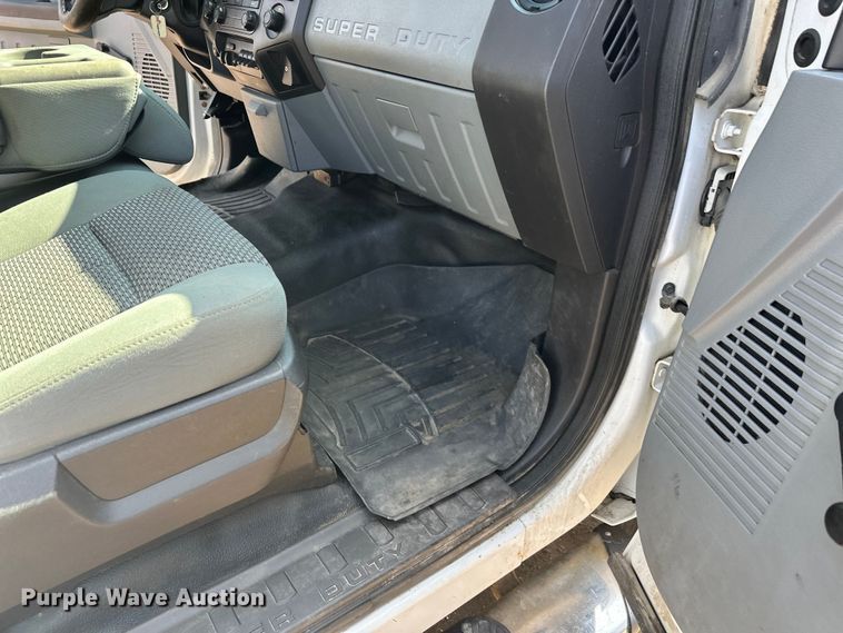 image for item FK1715 2015 Ford F350 Super Duty pickup truck