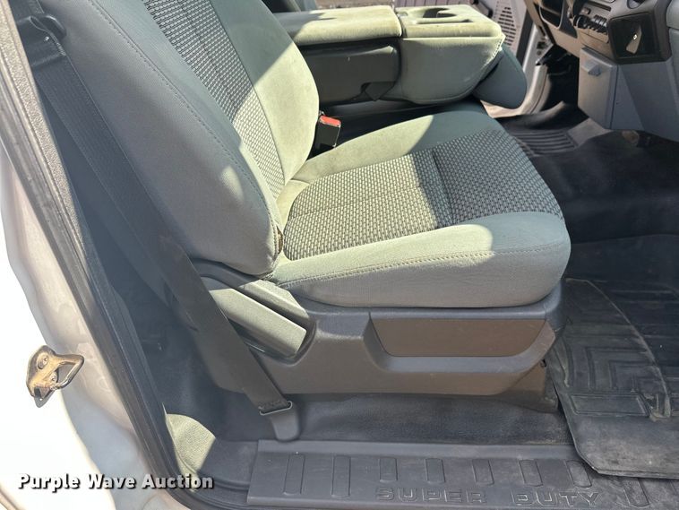 image for item FK1715 2015 Ford F350 Super Duty pickup truck