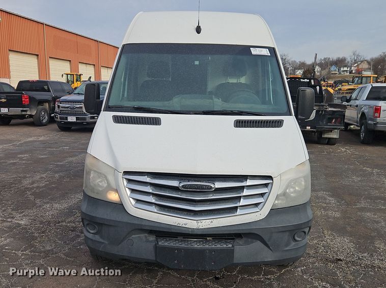 image for item FN5582 2014 Freightliner Sprinter van