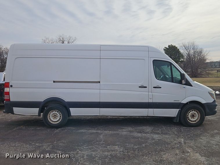 image for item FN5582 2014 Freightliner Sprinter van