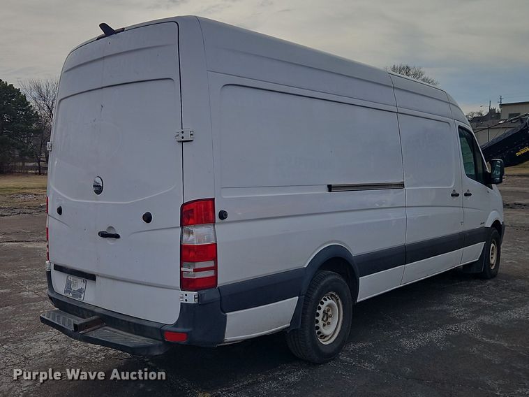 image for item FN5582 2014 Freightliner Sprinter van