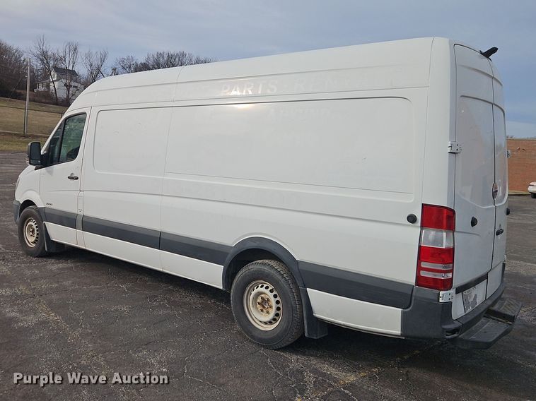 image for item FN5582 2014 Freightliner Sprinter van