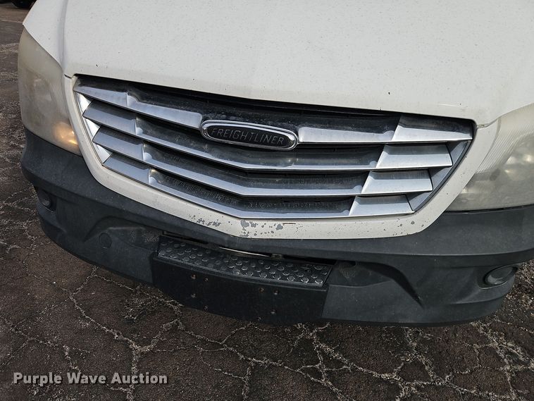 image for item FN5582 2014 Freightliner Sprinter van