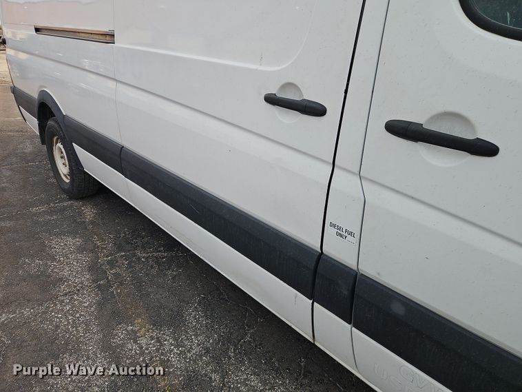 image for item FN5582 2014 Freightliner Sprinter van