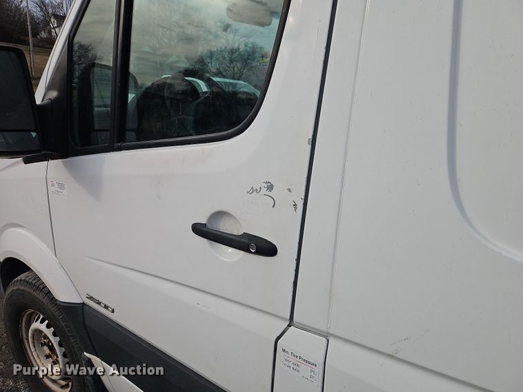 image for item FN5582 2014 Freightliner Sprinter van