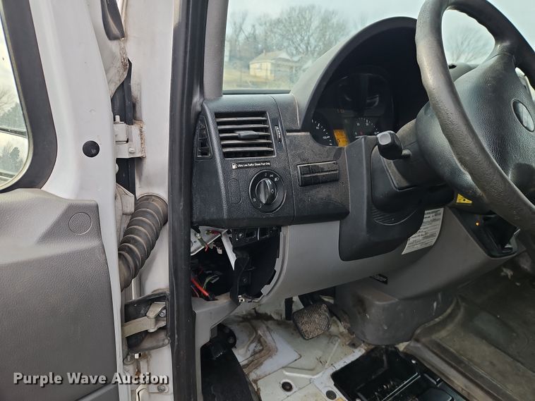 image for item FN5582 2014 Freightliner Sprinter van