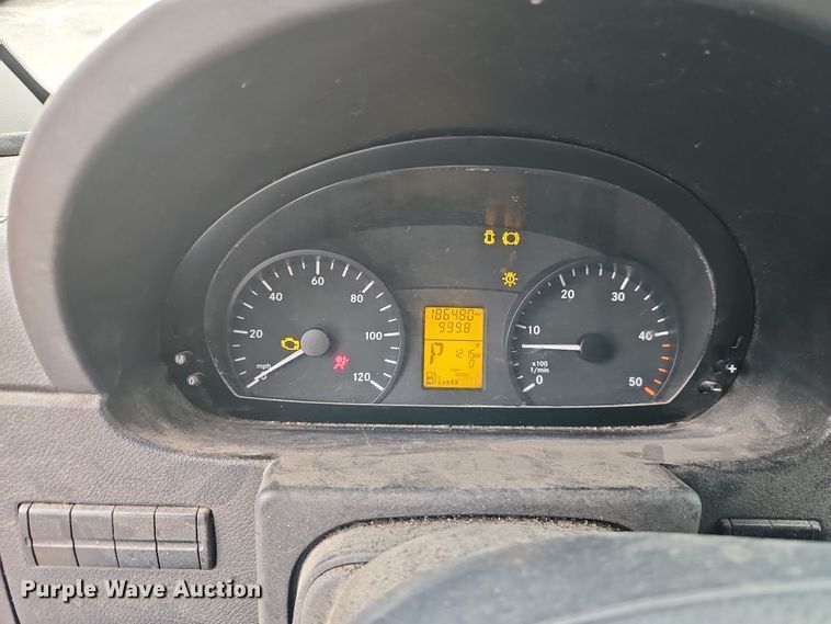 image for item FN5582 2014 Freightliner Sprinter van