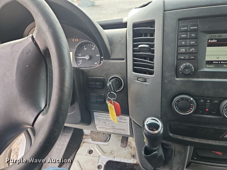 image for item FN5582 2014 Freightliner Sprinter van