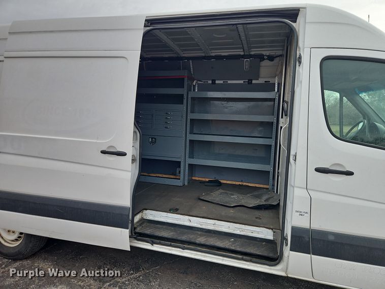 image for item FN5582 2014 Freightliner Sprinter van