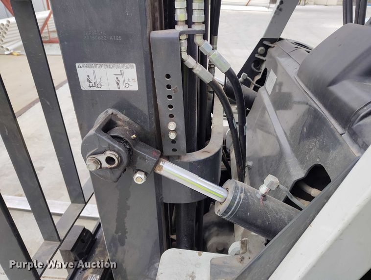 image for item IH9451 2016 UniCarriers PF50 forklift