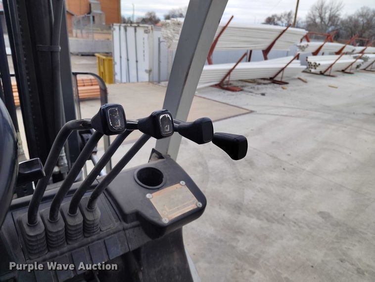 image for item IH9451 2016 UniCarriers PF50 forklift