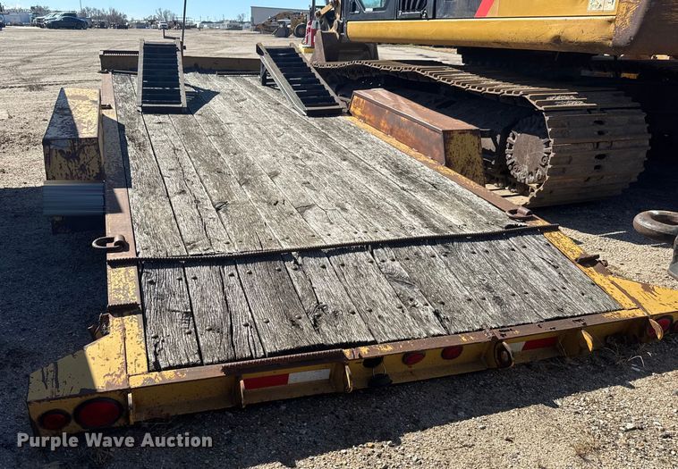image for item NA9816 1995 Redi Haul utility trailer
