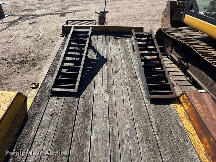 image for item NA9816 1995 Redi Haul utility trailer