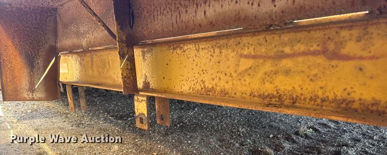 image for item NA9816 1995 Redi Haul utility trailer