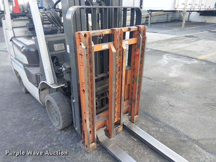 image for item NC9757 2016 UniCarriers CFS40 forklift