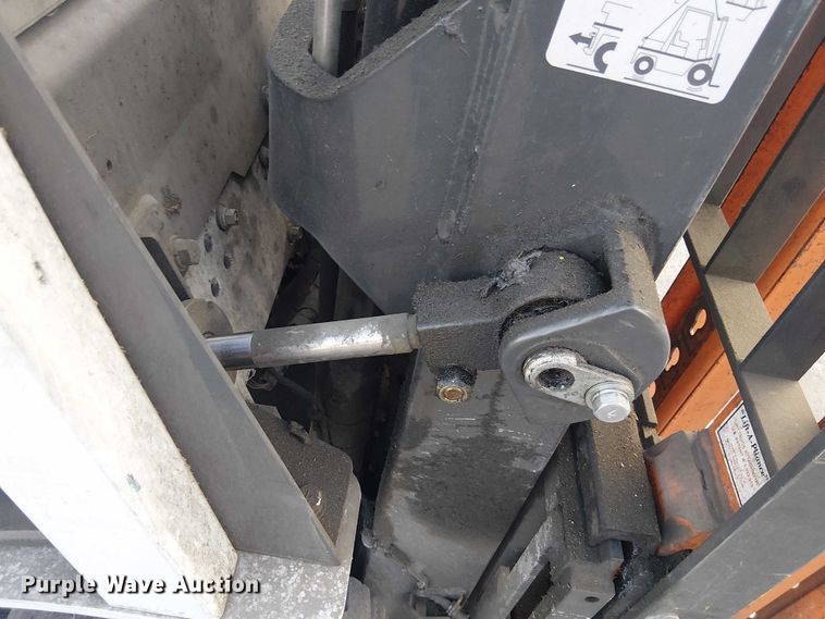 image for item NC9757 2016 UniCarriers CFS40 forklift