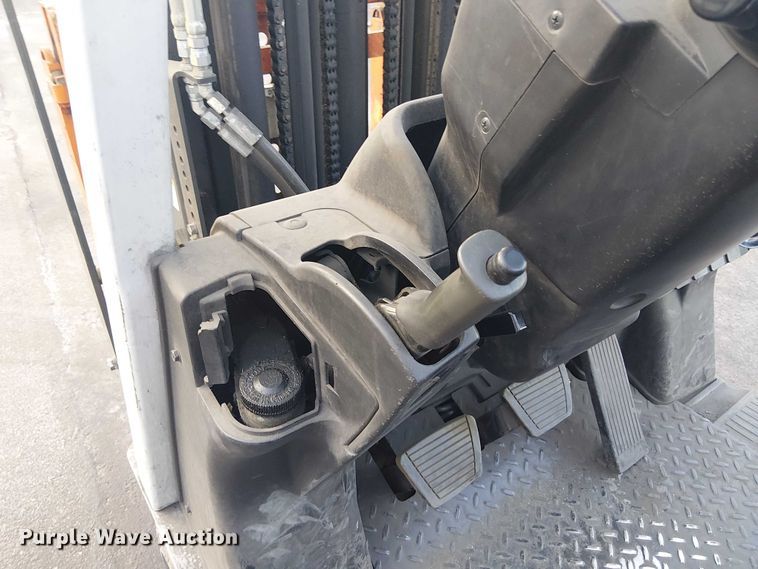 image for item NC9757 2016 UniCarriers CFS40 forklift