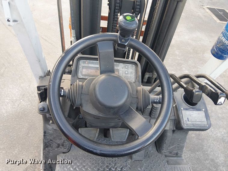 image for item NC9757 2016 UniCarriers CFS40 forklift