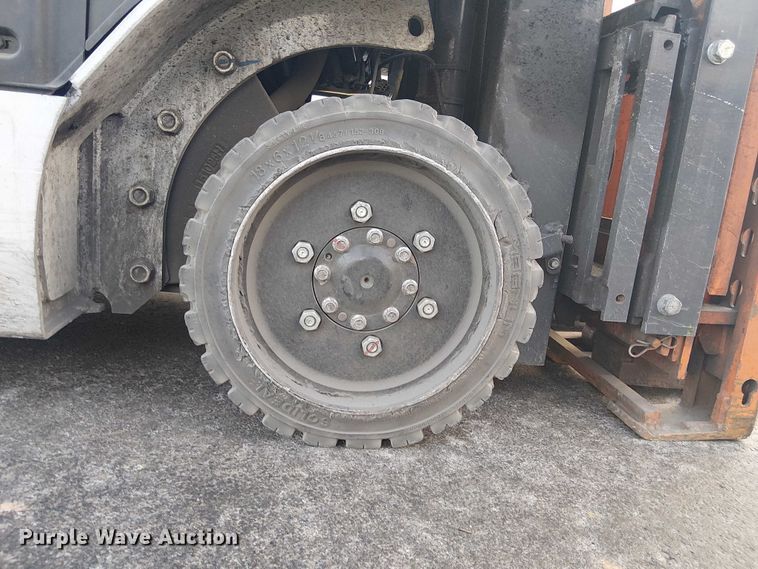 image for item NC9757 2016 UniCarriers CFS40 forklift