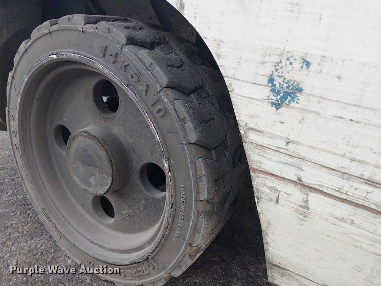 image for item NC9757 2016 UniCarriers CFS40 forklift