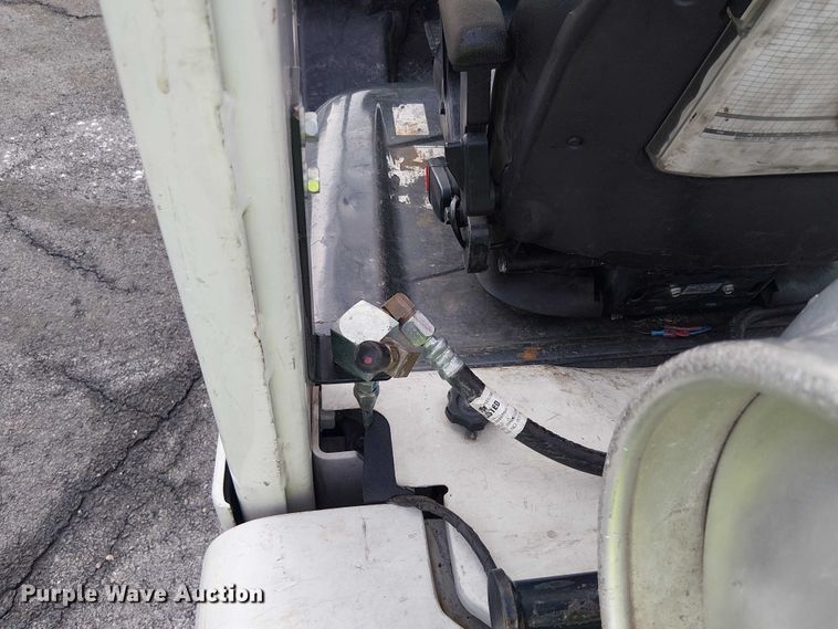 image for item NC9764 2015 Nissan PF50 forklift