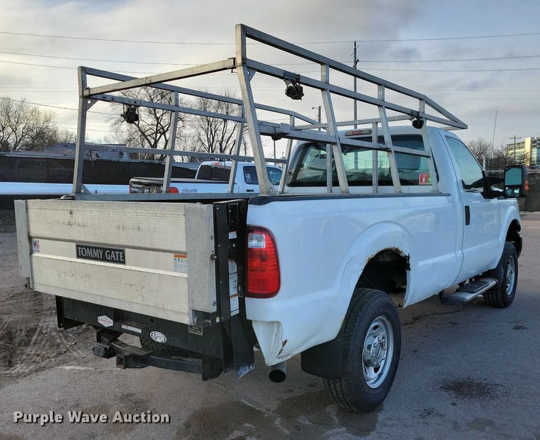 image for item NK9812 2015 Ford F350 pickup truck