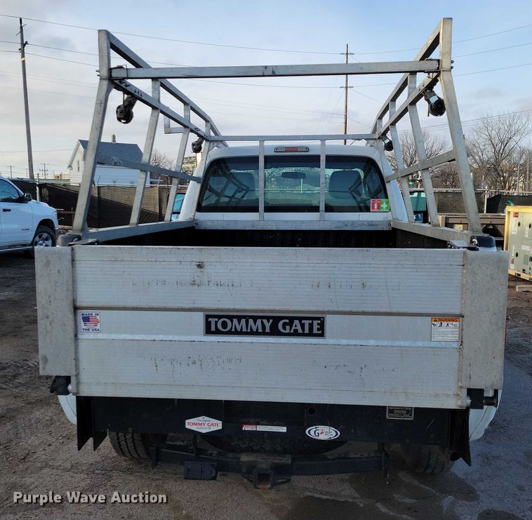 image for item NK9812 2015 Ford F350 pickup truck