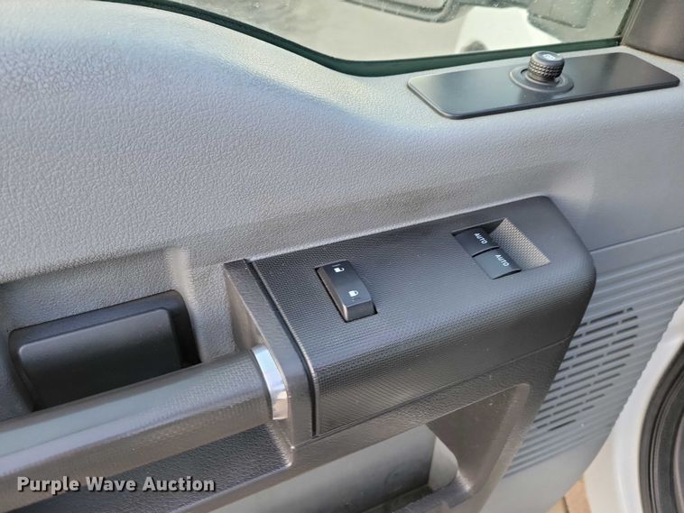 image for item NK9812 2015 Ford F350 pickup truck