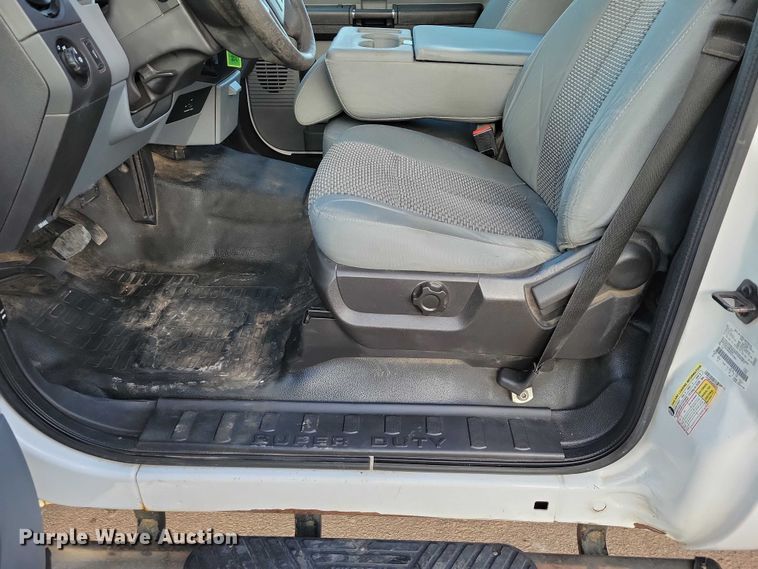 image for item NK9812 2015 Ford F350 pickup truck