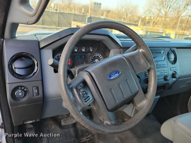 image for item NK9812 2015 Ford F350 pickup truck