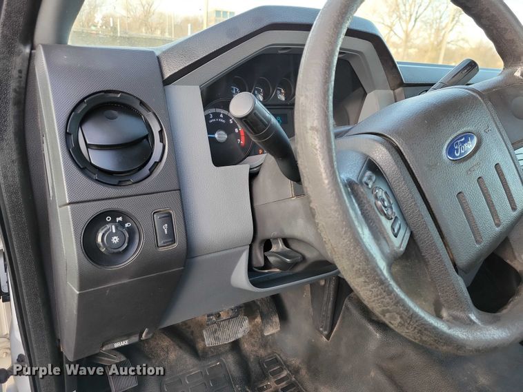 image for item NK9812 2015 Ford F350 pickup truck