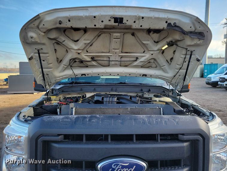 image for item NK9812 2015 Ford F350 pickup truck