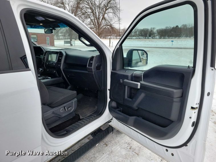 image for item NK9813 2017 Ford F150 Crew Cab pickup truck