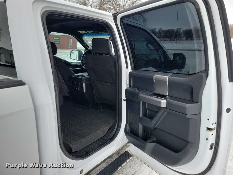 image for item NK9813 2017 Ford F150 Crew Cab pickup truck