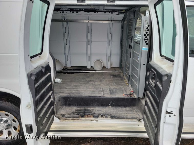 image for item NK9826 2014 Chevrolet  Express  delivery van