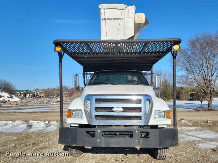 image for item NK9831 2007 Ford F750 forestry bucket truck
