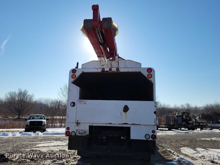 image for item NK9831 2007 Ford F750 forestry bucket truck