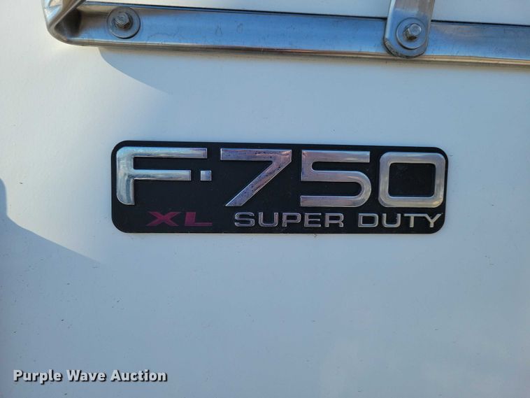 image for item NK9831 2007 Ford F750 forestry bucket truck