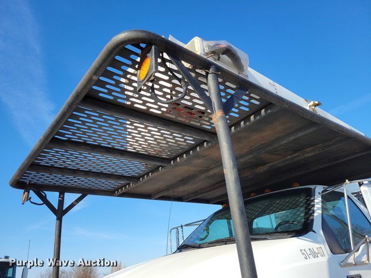 image for item NK9831 2007 Ford F750 forestry bucket truck