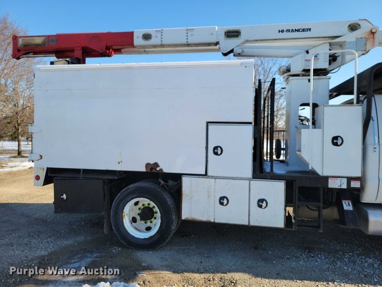 image for item NK9831 2007 Ford F750 forestry bucket truck