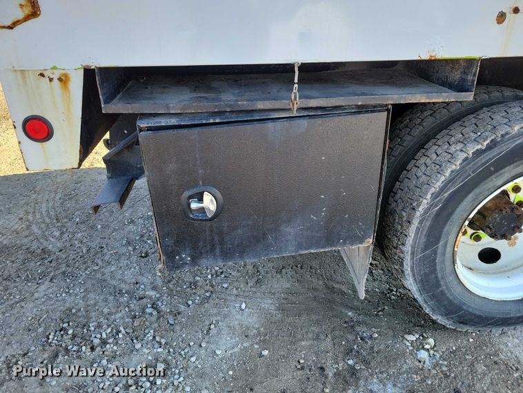 image for item NK9831 2007 Ford F750 forestry bucket truck